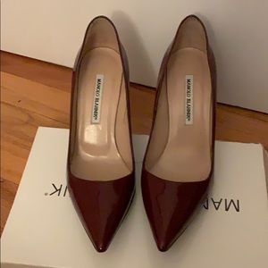 Manolo Blahnik bordeaux colored point toe